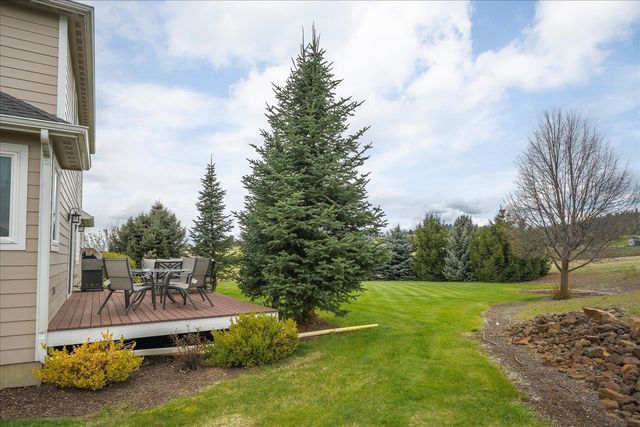 9903 E Peone Landing Ln, Mead, WA 99021