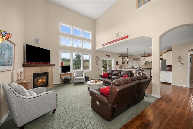 9903 E Peone Landing Ln, Mead, WA 99021