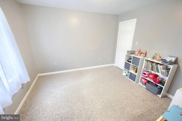 680 CHESTNUT HILL RD, Hanover, PA 17331