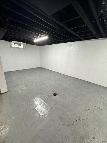 1685 Merrill Avenue, Lincoln Park, MI 48146