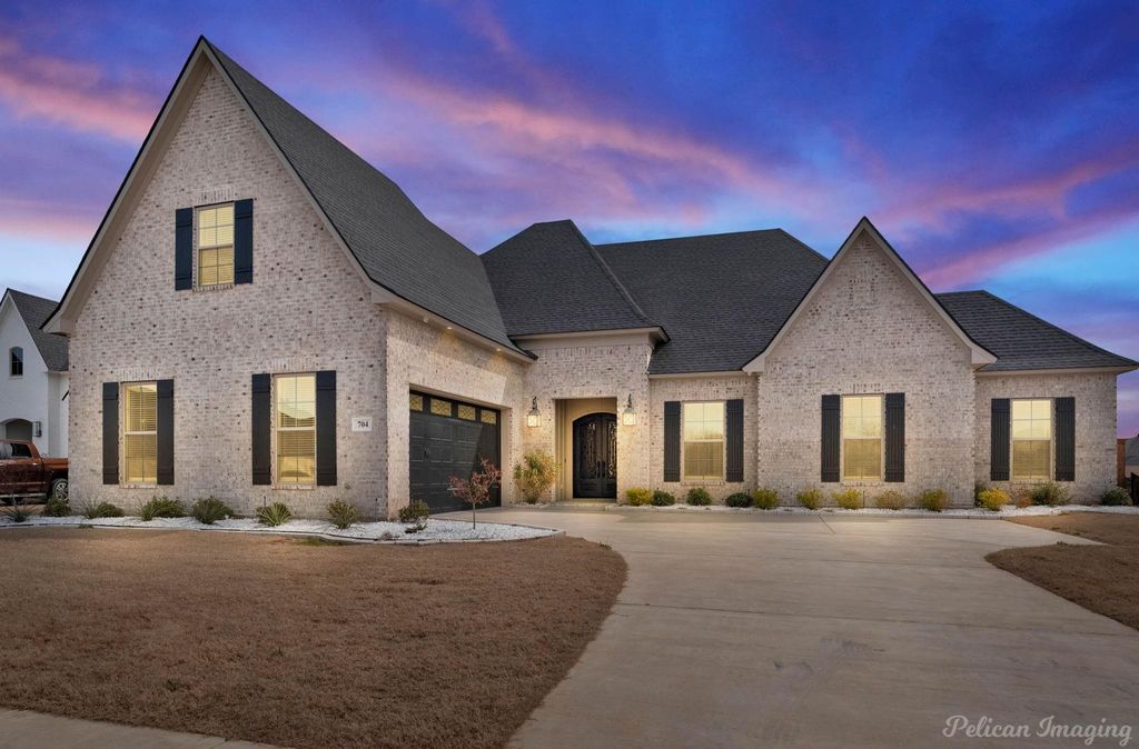 704 Calcasieu Pass, Bossier City, LA 71111