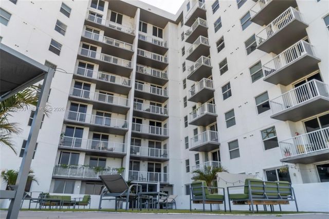 1 Glen Royal Pkwy 809, Miami, FL 33125