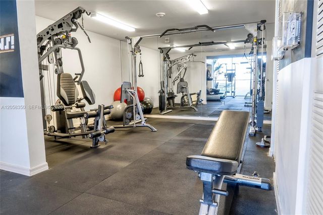 1 Glen Royal Pkwy 809, Miami, FL 33125