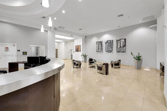 1 Glen Royal Pkwy 809, Miami, FL 33125