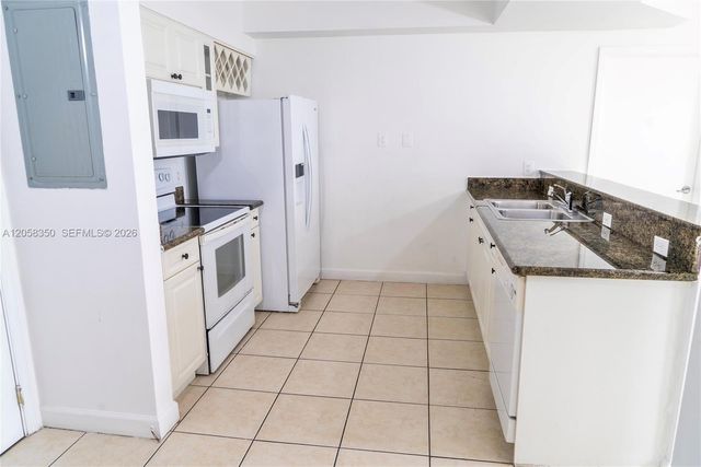 1 Glen Royal Pkwy 809, Miami, FL 33125