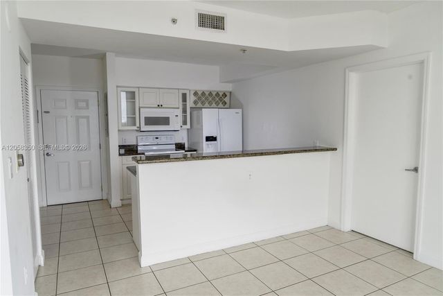 1 Glen Royal Pkwy 809, Miami, FL 33125