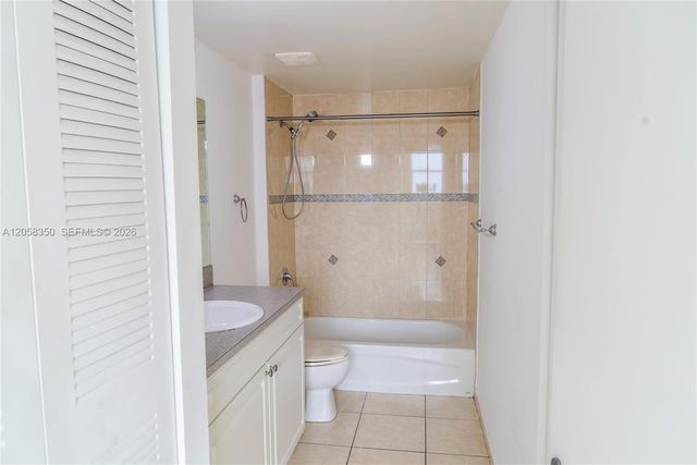 1 Glen Royal Pkwy 809, Miami, FL 33125