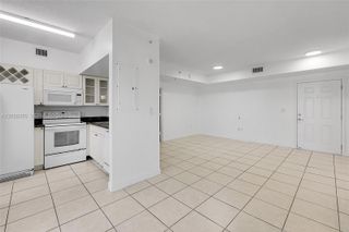 1 Glen Royal Pkwy 809, Miami, FL 33125