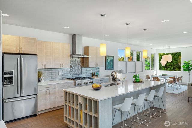 531 N 84th Street, Seattle, WA 98103