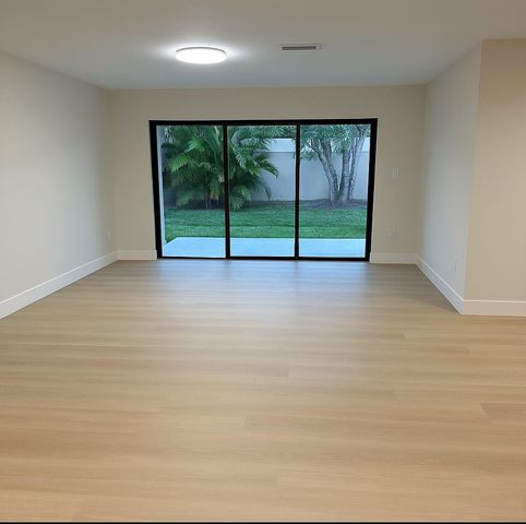 5042 Sheridan Street, Hollywood, FL 33021