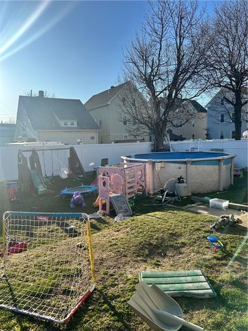 5 Washington Avenue, Cranston, RI 02920