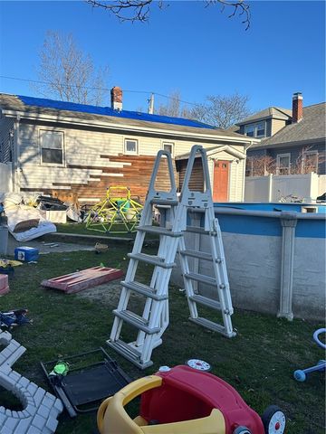 5 Washington Avenue, Cranston, RI 02920