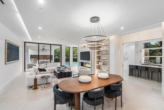 810 Palm Trail, Delray Beach, FL 33483