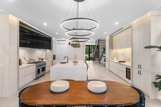 810 Palm Trail, Delray Beach, FL 33483