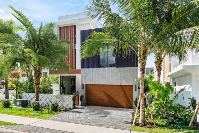 810 Palm Trail, Delray Beach, FL 33483