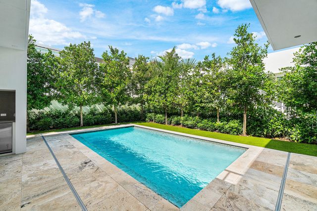 810 Palm Trail, Delray Beach, FL 33483