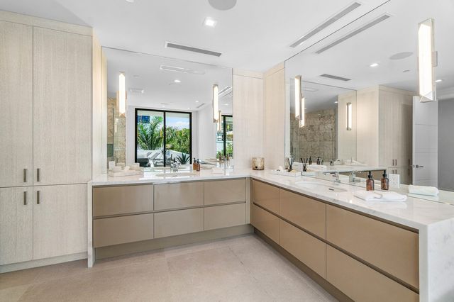 810 Palm Trail, Delray Beach, FL 33483