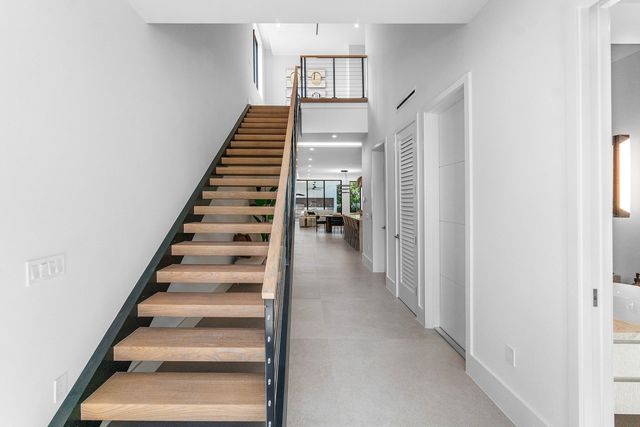 810 Palm Trail, Delray Beach, FL 33483