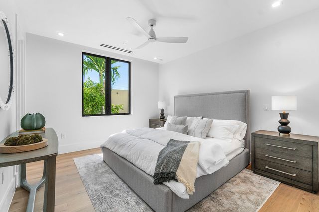 810 Palm Trail, Delray Beach, FL 33483