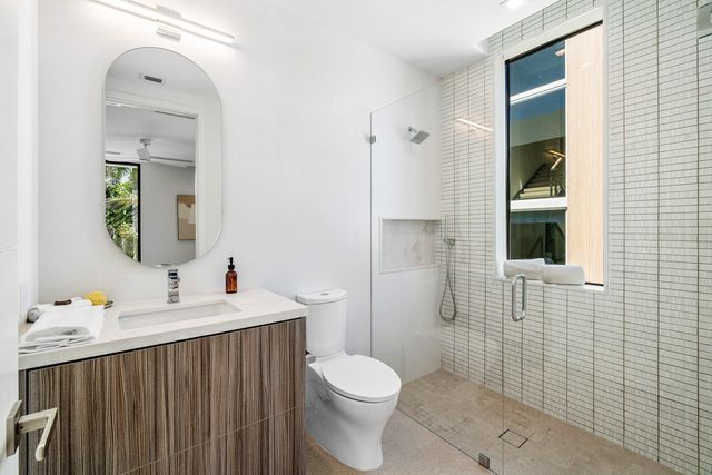 810 Palm Trail, Delray Beach, FL 33483