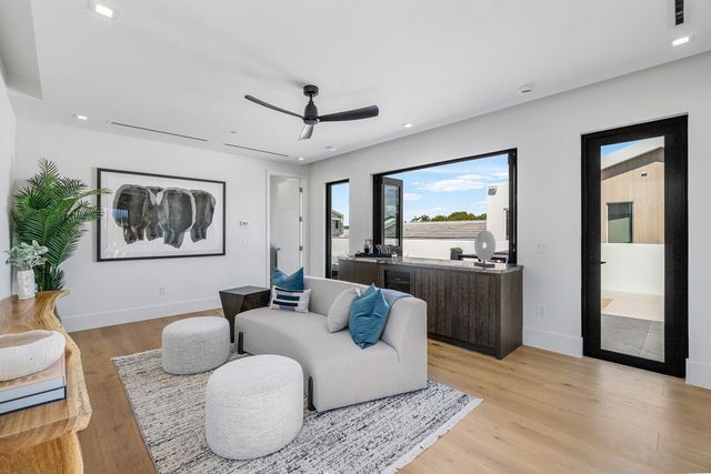 810 Palm Trail, Delray Beach, FL 33483