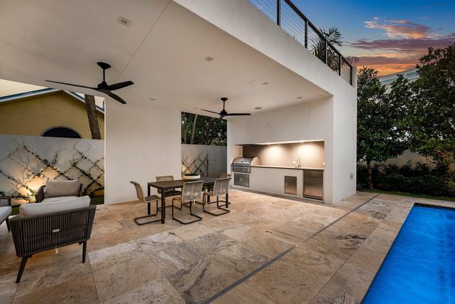 810 Palm Trail, Delray Beach, FL 33483