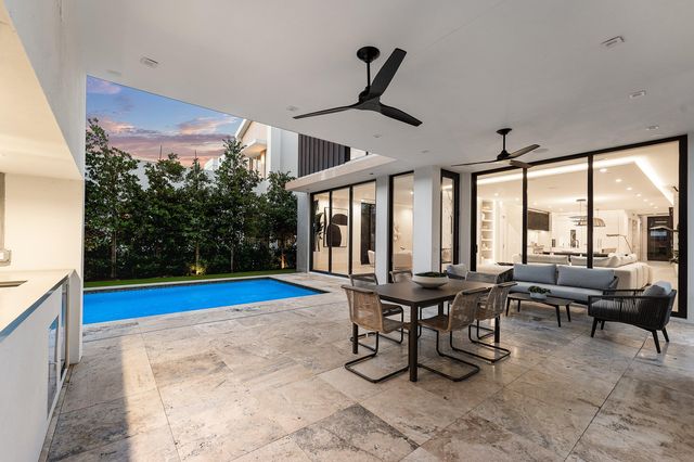 810 Palm Trail, Delray Beach, FL 33483