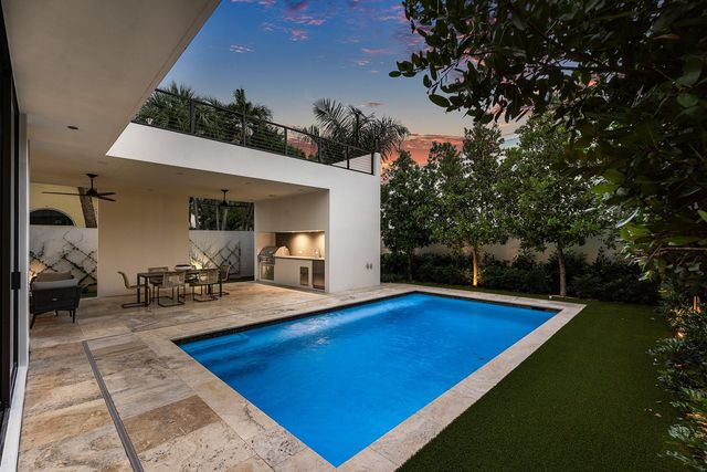 810 Palm Trail, Delray Beach, FL 33483