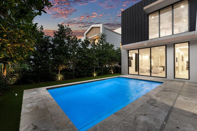 810 Palm Trail, Delray Beach, FL 33483