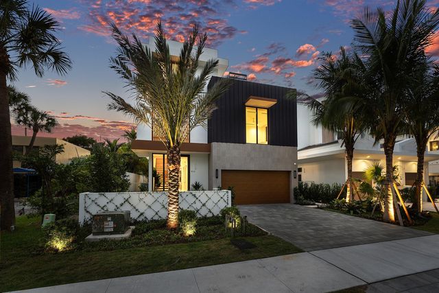 810 Palm Trail, Delray Beach, FL 33483