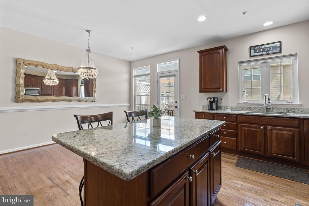 Image 16 of property listing at 4803 PORTSMOUTH RD #18, Ellicott City, MD 21042