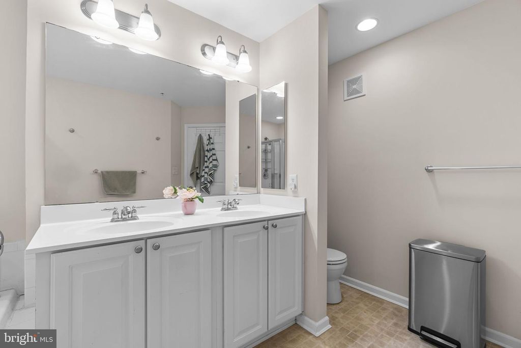 Image 26 of property listing at 4803 PORTSMOUTH RD #18, Ellicott City, MD 21042