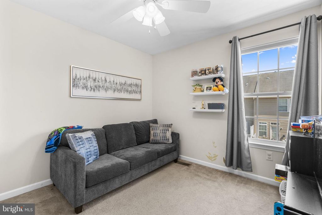 Image 32 of property listing at 4803 PORTSMOUTH RD #18, Ellicott City, MD 21042