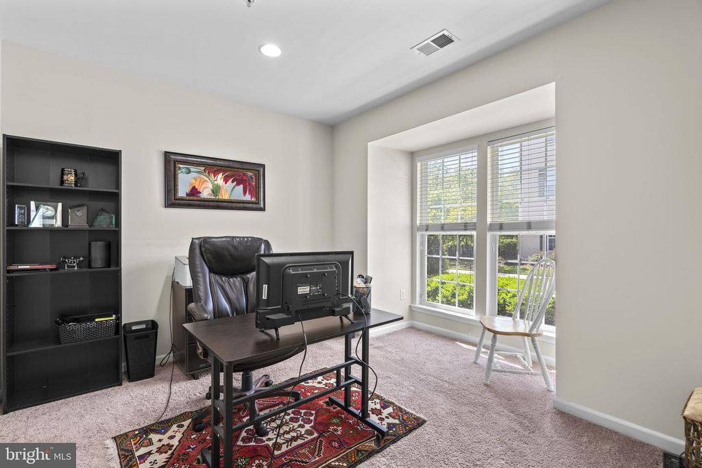 Image 35 of property listing at 4803 PORTSMOUTH RD #18, Ellicott City, MD 21042