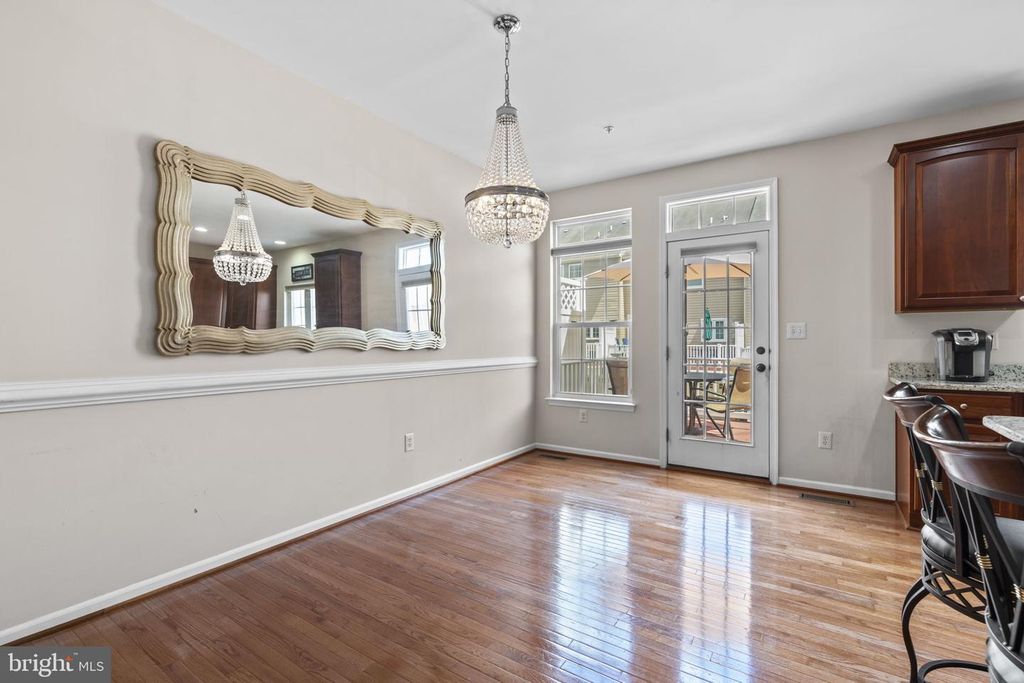 Image 9 of property listing at 4803 PORTSMOUTH RD #18, Ellicott City, MD 21042
