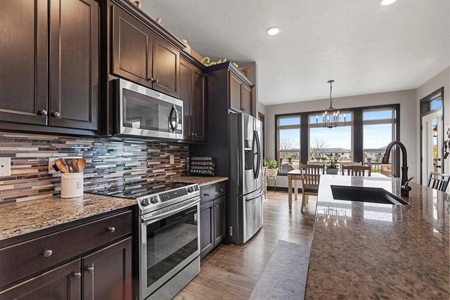 1344 LEAR LANE, De Pere, WI 54115
