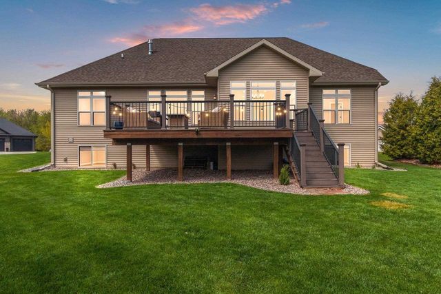 1344 LEAR LANE, De Pere, WI 54115