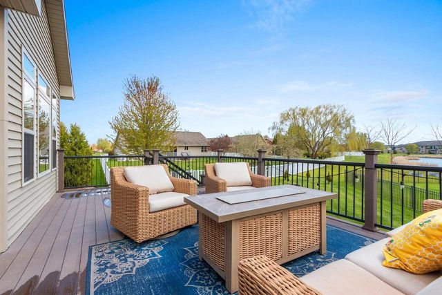 1344 LEAR LANE, De Pere, WI 54115