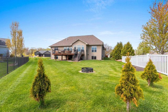 1344 LEAR LANE, De Pere, WI 54115