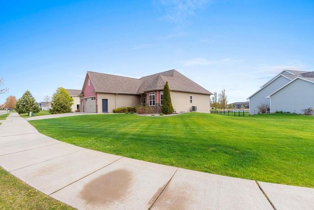 1344 LEAR LANE, De Pere, WI 54115