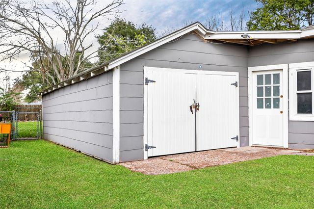 117 Pecan Drive, Baytown, TX 77520