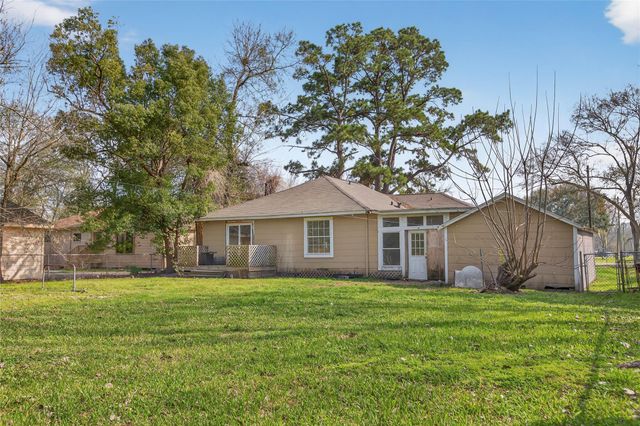 117 Pecan Drive, Baytown, TX 77520