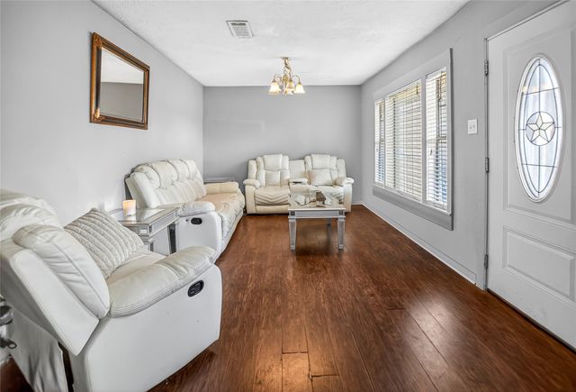 117 Pecan Drive, Baytown, TX 77520