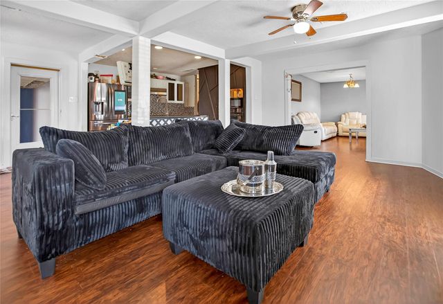 117 Pecan Drive, Baytown, TX 77520