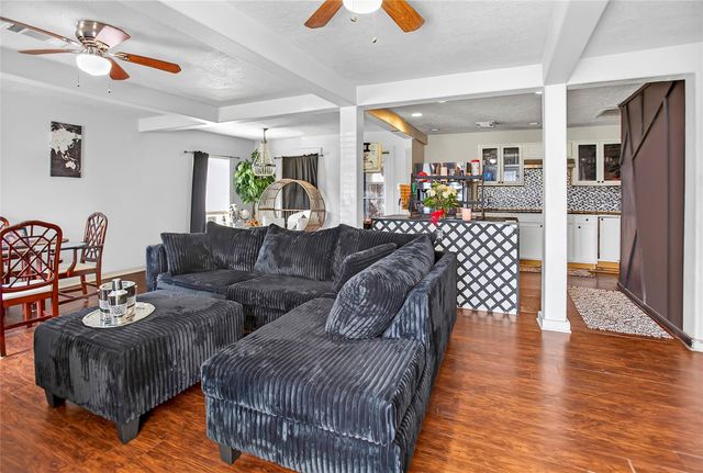 117 Pecan Drive, Baytown, TX 77520