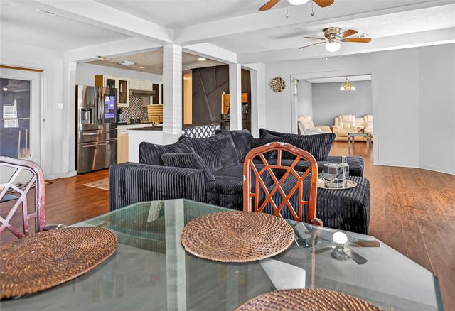 117 Pecan Drive, Baytown, TX 77520