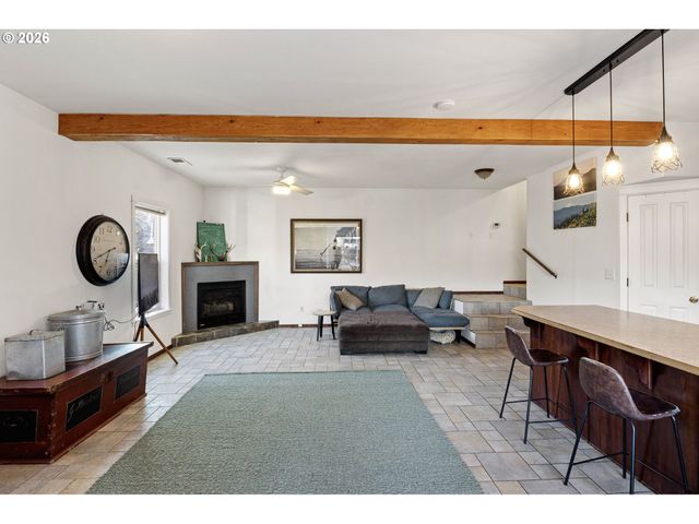 777 OAK St, Oakland, OR 97462