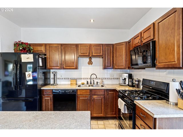 777 OAK St, Oakland, OR 97462