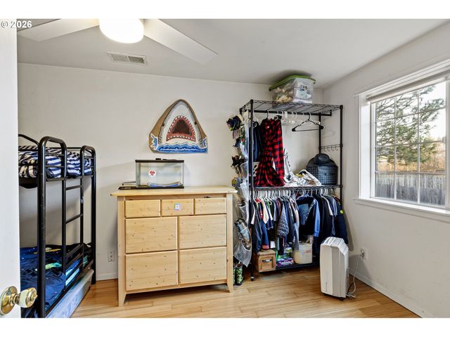 777 OAK St, Oakland, OR 97462