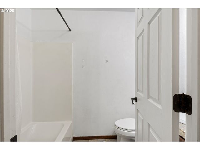 777 OAK St, Oakland, OR 97462